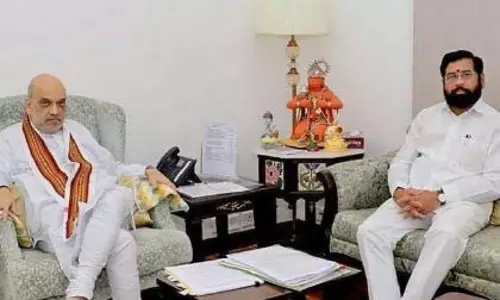 Amit Shah के विमान में आई खराबी; एकनाथ शिंदे सहायता के लिए दौड़ते हैं Amit Shah के विमान में आई खराबी; एकनाथ शिंदे सहायता के लिए दौड़ते हैं