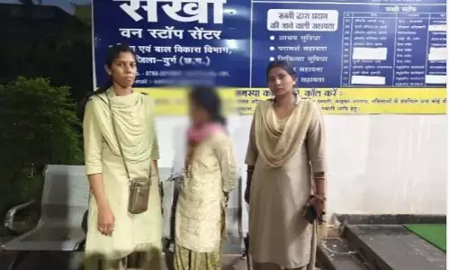 शहीद वीर नारायण सिंह की प्रतिमा पर कालिख पोतने वाली महिला गिरफ्तार