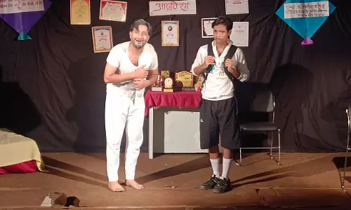 Bareilly: थिएटर फेस्ट के 10वें दिन नाटक ने छुआ दिल Bareilly: थिएटर फेस्ट के 10वें दिन नाटक ने छुआ दिल