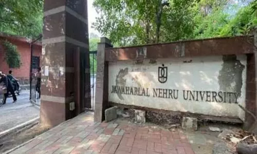 JNU ने छुट्टी लेने पर पुणे के प्रोफेसर को बर्खास्त किया JNU ने छुट्टी लेने पर पुणे के प्रोफेसर को बर्खास्त किया