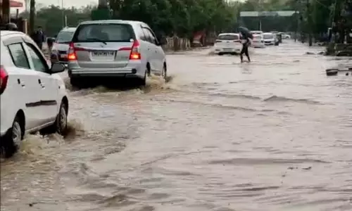 Bareilly: बारिश ने खोली प्रशासन की दावों की पोल Bareilly: बारिश ने खोली प्रशासन की दावों की पोल