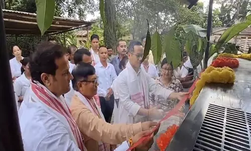 Akhil  गोगोई खुद को सभी दलों का मुखिया मानते हैं: गौरव गोगोई