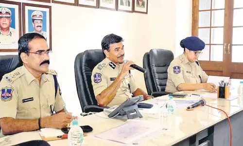 गणेश विसर्जन सुचारू रूप से हो यह सुनिश्चित किया जाना चाहिए गणेश विसर्जन सुचारू रूप से हो यह सुनिश्चित किया जाना चाहिए