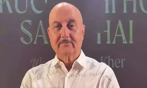 अनुपम खेर दो साल बाद अपने एकल नाटक कुछ भी हो सकता है के साथ कर रहे हैं वापसी अनुपम खेर दो साल बाद अपने एकल नाटक कुछ भी हो सकता है के साथ कर रहे हैं वापसी
