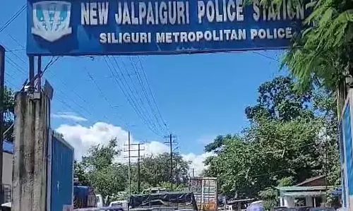चाय की पत्तियां चुराने के आरोप में नागरिक स्वयंसेवक गिरफ्तार