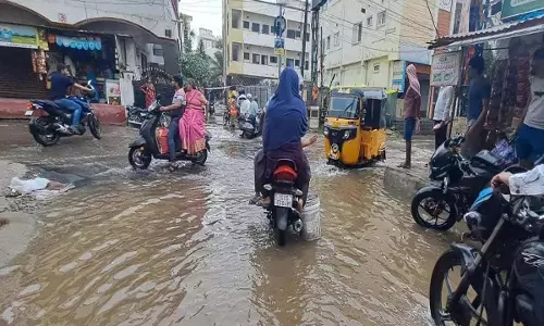 बारिश की चेतावनी: आज मध्यम से भारी बारिश के छोटे-छोटे झोंके आने की संभावना बारिश की चेतावनी: आज मध्यम से भारी बारिश के छोटे-छोटे झोंके आने की संभावना