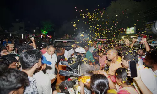 ब्रेन सर्जरी के बावजूद सद्गुरु ने बाइक से तय किया 17 दिनों की कैलाश यात्रा ब्रेन सर्जरी के बावजूद सद्गुरु ने बाइक से तय किया 17 दिनों की कैलाश यात्रा