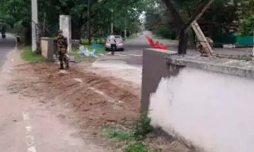 सेकंदराबाद छावनी में दो साल बाद फिर लगे रोड क्लोजर, नागरिकों में नाराजगी सेकंदराबाद छावनी में दो साल बाद फिर लगे रोड क्लोजर, नागरिकों में नाराजगी