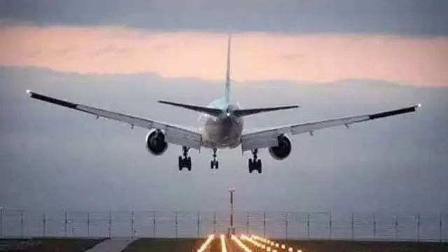 Chennai : आधी रात को भारी बारिश से उड़ान सेवाएं प्रभावित Chennai : आधी रात को भारी बारिश से उड़ान सेवाएं प्रभावित