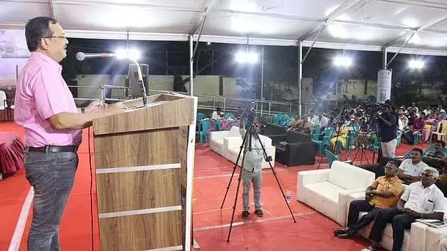 तमिलों ने 5,300 साल पहले लोहे की खोज की थी: शोधकर्ता अमरनाथ रामकृष्ण तमिलों ने 5,300 साल पहले लोहे की खोज की थी: शोधकर्ता अमरनाथ रामकृष्ण