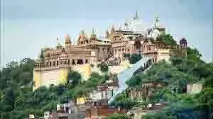Barsana: राधारानी के जन्मोत्सव की धूम,दर्शन के लिए उमड़ा हुजूम Barsana: राधारानी के जन्मोत्सव की धूम,दर्शन के लिए उमड़ा हुजूम