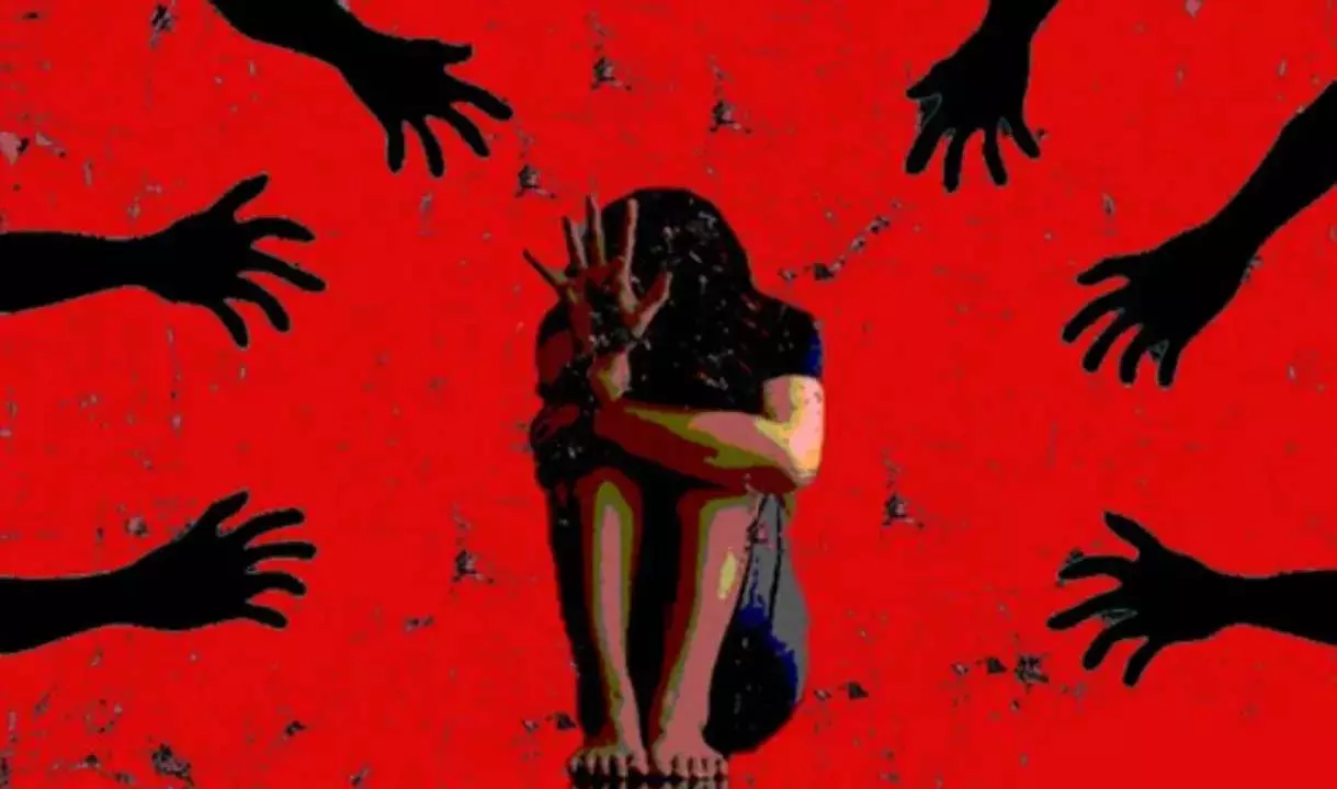 Odisha : कार के अंदर महिला से सामूहिक बलात्कार, दो गिरफ्तार Odisha : कार के अंदर महिला से सामूहिक बलात्कार, दो गिरफ्तार