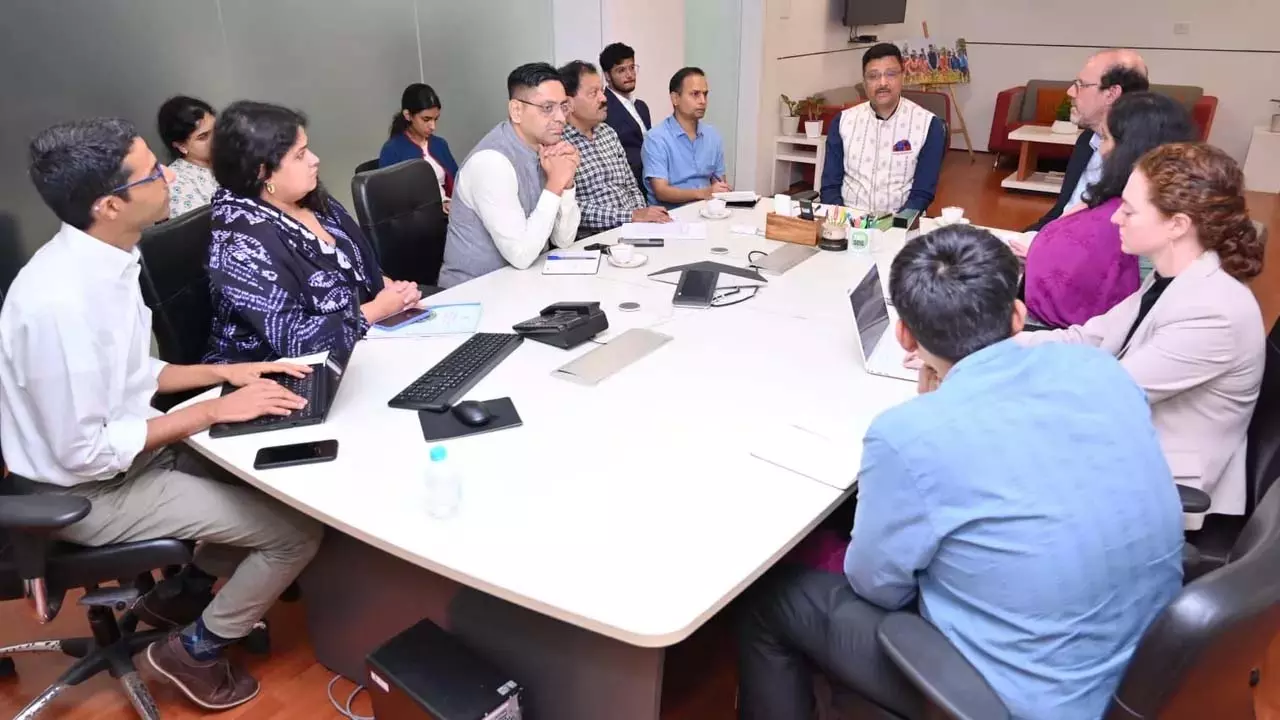 नोबेल पुरस्कार विजेता प्रोफेसर माइकल क्रेमर ने ओडिशा के मौसम और फसल सलाहकार मॉडल की सराहना की नोबेल पुरस्कार विजेता प्रोफेसर माइकल क्रेमर ने ओडिशा के मौसम और फसल सलाहकार मॉडल की सराहना की