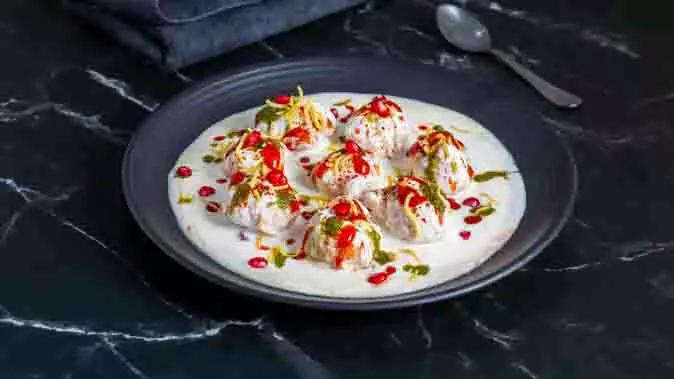 Dahi Vada Recipe: घर पर ऐसे तैयार करें सॉफ्ट-सॉफ्ट दही वड़ा Dahi Vada Recipe: घर पर ऐसे तैयार करें सॉफ्ट-सॉफ्ट दही वड़ा