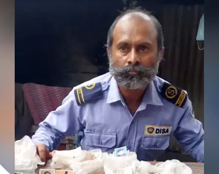 मन की बात: पीएम मोदी ने सुरक्षा गार्ड जितेंद्र सिंह राठौड़ की देशभक्ति को बताया प्रेरणा का स्रोत मन की बात: पीएम मोदी ने सुरक्षा गार्ड जितेंद्र सिंह राठौड़ की देशभक्ति को बताया प्रेरणा का स्रोत