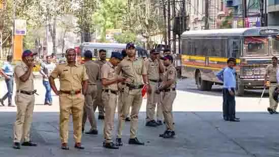 UP: महिला ने बलात्कारी की गिरफ्तारी न होने पर किया आत्मदाह का प्रयास UP: महिला ने बलात्कारी की गिरफ्तारी न होने पर किया आत्मदाह का प्रयास