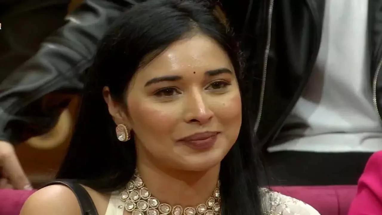तान्या मित्तल की कुल संपत्ति 2025: क्या Bigg Boss 19 का कोई कंटेस्टेंट हर महीने 6 लाख रुपये कमा रहा है? तान्या मित्तल की कुल संपत्ति 2025: क्या Bigg Boss 19 का कोई कंटेस्टेंट हर महीने 6 लाख रुपये कमा रहा है?