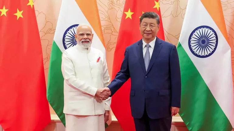 Modi से मुलाकात के बाद शी जिनपिंग बोले, हाथी और ड्रैगन को एकजुट होना होगा Modi से मुलाकात के बाद शी जिनपिंग बोले, हाथी और ड्रैगन को एकजुट होना होगा