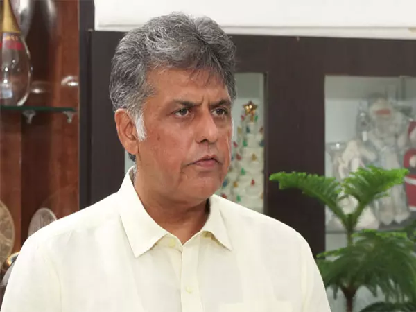 Manish Tewari ने ट्रंप के टैरिफ की आलोचना की, केंद्र से झुकने की अपील की Manish Tewari ने ट्रंप के टैरिफ की आलोचना की, केंद्र से झुकने की अपील की