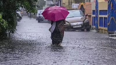 Chennai में बादल फटने से भारी बारिश Chennai में बादल फटने से भारी बारिश