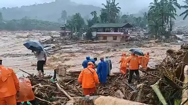 सितंबर में भी सामान्य से अधिक बारिश; IMD ने बाढ़ और भूस्खलन की चेतावनी दी सितंबर में भी सामान्य से अधिक बारिश; IMD ने बाढ़ और भूस्खलन की चेतावनी दी