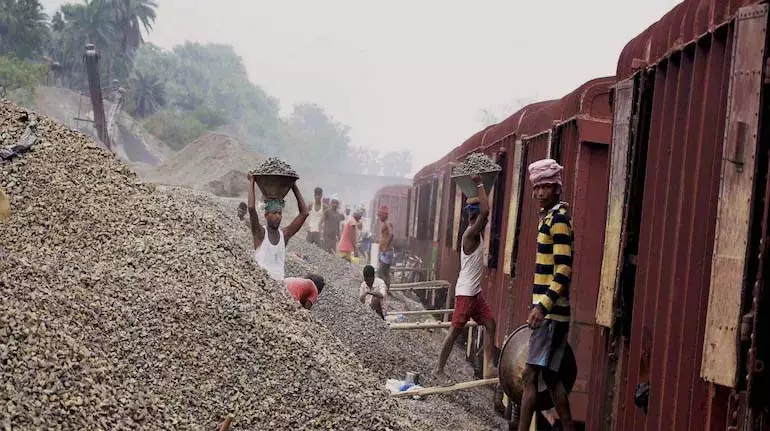 समर्पित माल ढुलाई गलियारे से 2024-2025 में रेल यात्राओं में 47% की वृद्धि दर्ज की जाएगी समर्पित माल ढुलाई गलियारे से 2024-2025 में रेल यात्राओं में 47% की वृद्धि दर्ज की जाएगी