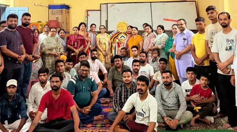 पुलिस ने नशीली दवाओं के दुरुपयोग के खिलाफ लड़ाई में Ramlila आयोजकों को शामिल किया पुलिस ने नशीली दवाओं के दुरुपयोग के खिलाफ लड़ाई में Ramlila आयोजकों को शामिल किया