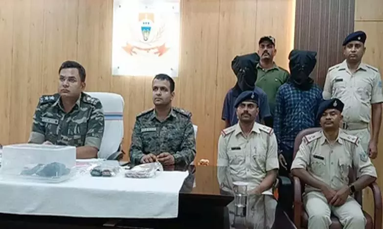 BIG BREAKING: चाईबासा में साथी के साथ छत्तीसगढ़ का कुख्यात नक्सली हिडिमा गिरफ्तार BIG BREAKING: चाईबासा में साथी के साथ छत्तीसगढ़ का कुख्यात नक्सली हिडिमा गिरफ्तार