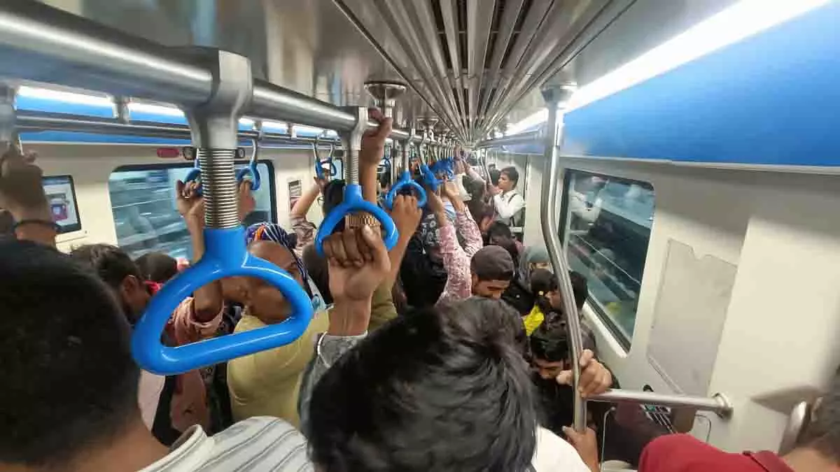 Pune मेट्रो में गणेश उत्सव के दौरान 3.68 लाख यात्रियों की भीड़ Pune मेट्रो में गणेश उत्सव के दौरान 3.68 लाख यात्रियों की भीड़
