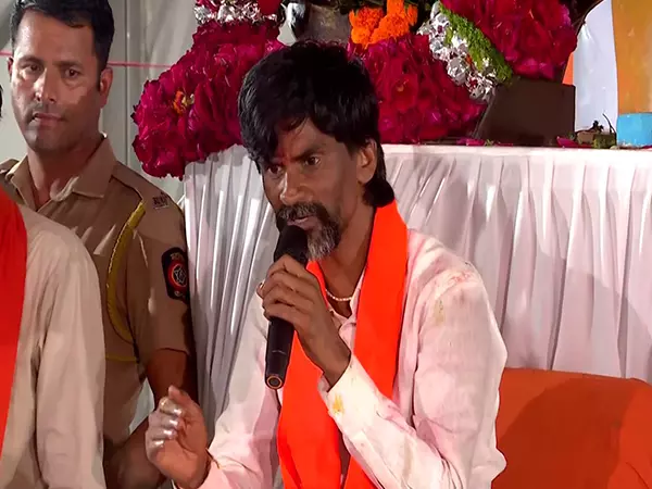 मराठा आरक्षण विवाद: Mumbai Police ने जारांगे पाटिल को आज़ाद मैदान में विरोध प्रदर्शन जारी रखने की अनुमति दी मराठा आरक्षण विवाद: Mumbai Police ने जारांगे पाटिल को आज़ाद मैदान में विरोध प्रदर्शन जारी रखने की अनुमति दी