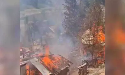 Jammu-Kashmir: भीषण आग, कई इमारतें क्षतिग्रस्त