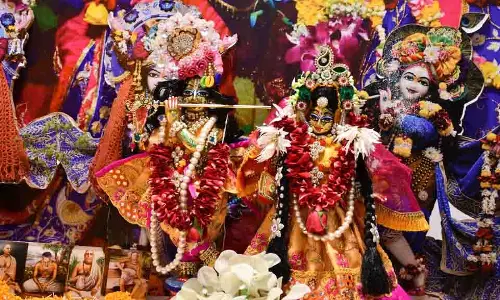 Radha Ashtami Vrat: राधा अष्टमी का व्रत रखते समय इन नियमों का करें पालन