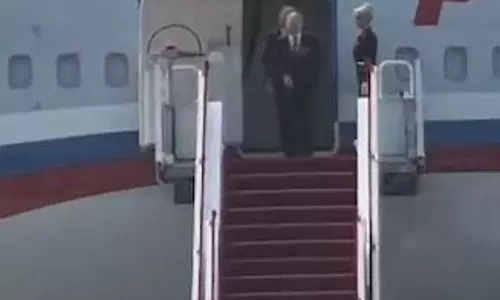 राष्ट्रपति पुतिन भी चीन पहुंचे, PM मोदी के साथ हो सकती है मुलाकात राष्ट्रपति पुतिन भी चीन पहुंचे, PM मोदी के साथ हो सकती है मुलाकात