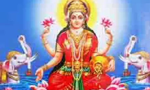 Mahalakshmi Vrat Katha: महालक्ष्‍मी व्रत के दौरान जरूर पढ़ें यह कथा, पैसों की तंगी होगी दूर