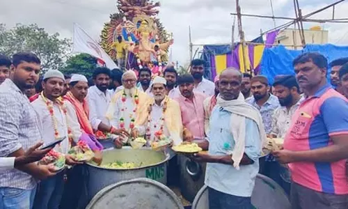 पेरीगई में गणेश मूर्ति मंदिर में मुसलमानों ने भोजन उपलब्ध कराया