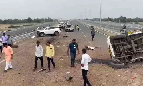Rajasthan: सड़क हादसा, चार लग्जरी कारों की आपस में टक्कर