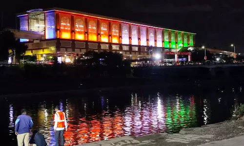 उत्सव से पुणे मेट्रो स्टेशन जगमगाएंगे; छत्रपति संभाजी गार्डन और PMC स्टेशनों पर विशेष रोशनी उत्सव से पुणे मेट्रो स्टेशन जगमगाएंगे; छत्रपति संभाजी गार्डन और PMC स्टेशनों पर विशेष रोशनी