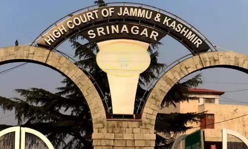 हाईकोर्ट ने ऐतिहासिक शाह कुल पर 23 अतिक्रमणकारियों के खिलाफ कार्रवाई का आदेश दिया हाईकोर्ट ने ऐतिहासिक शाह कुल पर 23 अतिक्रमणकारियों के खिलाफ कार्रवाई का आदेश दिया
