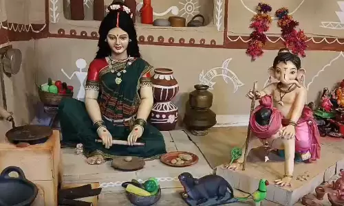 गणेश जी छत्तीसगढ़ी परिवेश में नजर आ रहे, भव्य पंडाल लोगों को कर रहे आकर्षित गणेश जी छत्तीसगढ़ी परिवेश में नजर आ रहे, भव्य पंडाल लोगों को कर रहे आकर्षित