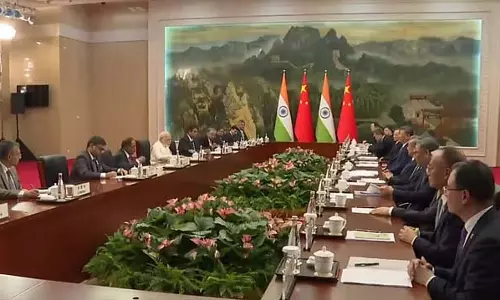 प्रधानमंत्री मोदी ने चीनी राष्ट्रपति से मुलाकात की और बातचीत की
