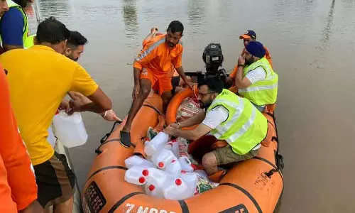 Punjab: रवि बैंक से 10 किमी आगे तक फैला Punjab: रवि बैंक से 10 किमी आगे तक फैला