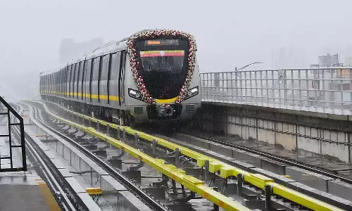 ऑटो-कार की टक्कर: नारियल पानी लेने जा रहे तीन लोग घायल ऑटो-कार की टक्कर: नारियल पानी लेने जा रहे तीन लोग घायल