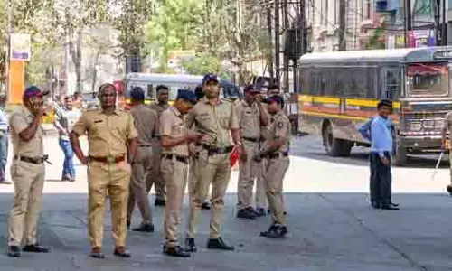 UP: महिला ने बलात्कारी की गिरफ्तारी न होने पर किया आत्मदाह का प्रयास UP: महिला ने बलात्कारी की गिरफ्तारी न होने पर किया आत्मदाह का प्रयास