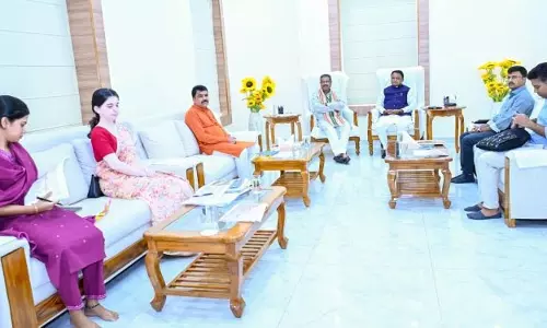 धर्मेंद्र प्रधान की ओडिशा CM माझी से मुलाकात, नेताओं ने कहा शिष्टाचार भेंट धर्मेंद्र प्रधान की ओडिशा CM माझी से मुलाकात, नेताओं ने कहा शिष्टाचार भेंट