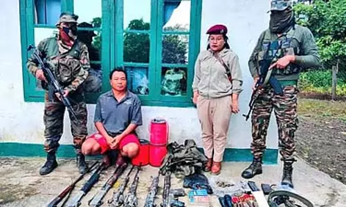 असम राइफल्स ने मिजोरम के चम्फाई में हथियार, गोला-बारूद और युद्ध जैसे सामान जब्त किए असम राइफल्स ने मिजोरम के चम्फाई में हथियार, गोला-बारूद और युद्ध जैसे सामान जब्त किए