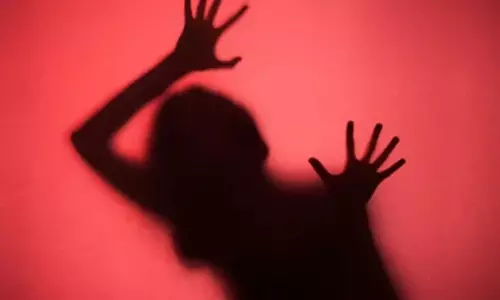 बाथरूम गई महिला के साथ खेत में रेप, अब सलाखों में दरिंदा