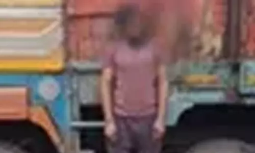 ट्रक खड़ी कर ड्राइवर ने किया सुसाइड