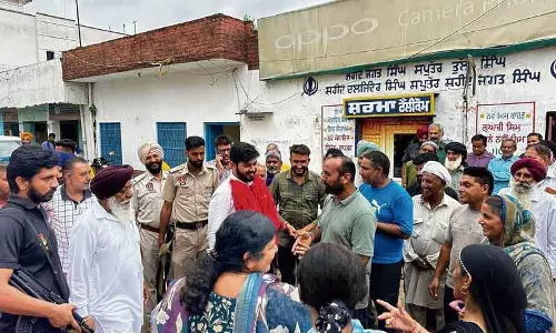 MLA ने 1.15 करोड़ रुपये की सड़क के कार्य का निरीक्षण किया