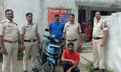 स्कूटी बेचने ग्राहक तलाश रहा था चोर, रंगे हाथों पकड़ा गया