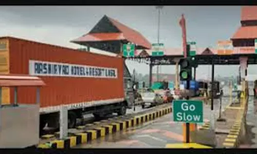 Kerala : पलियेक्कारा में टोल दरें बढ़ाई गईं बंद टोल प्लाजा खुलने पर संशोधित दरें वसूली जाएंगी Kerala : पलियेक्कारा में टोल दरें बढ़ाई गईं बंद टोल प्लाजा खुलने पर संशोधित दरें वसूली जाएंगी